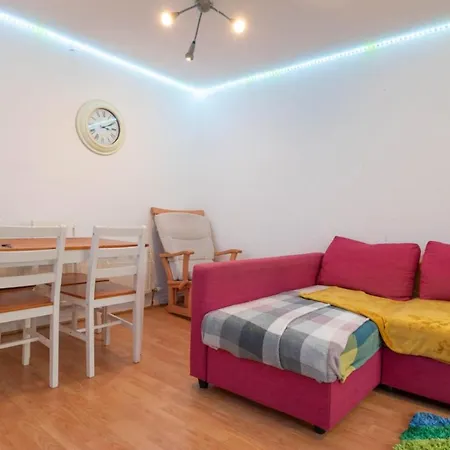 Hanifa Place * Leeds (West Yorkshire)